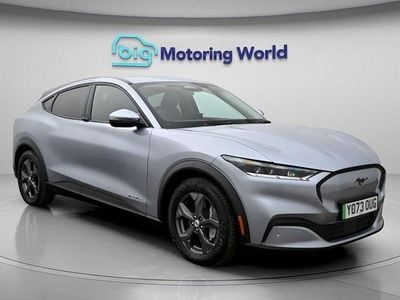 Usado Ford Mustang Mach-E Standard Range 194 kW (265 HP) 2024 Prateado SUV