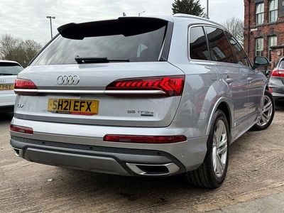 Używany Audi Q7 S-Line 381 KM (280 kW) 2021 Srebrny SUV