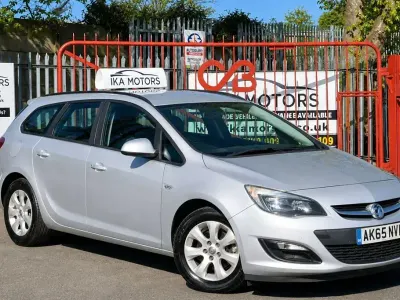 Used Vauxhall Astra Design Edition 136 HP (100 kW) 2015 Silver Estate