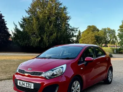 Used Kia Rio 84 HP (61 kW) 2014 Red Hatchback