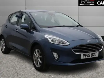 Używany Ford Fiesta Zetec 100 KM (73 kW) 2019 Niebieski Hatchback