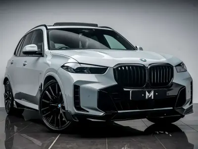Begagnad BMW X5 M Sport 482 HK (354 kW) 2023 Grå SUV