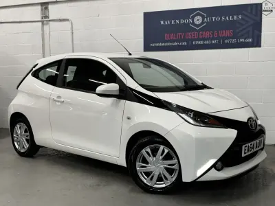 Used Toyota Aygo x-press 68 HP (50 kW) 2014 White Hatchback