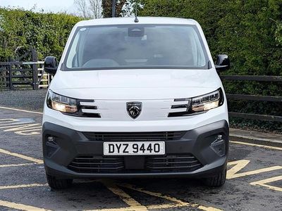 Nouă Peugeot Partner 129 CP (94 kW) 2026 Alb Monovolum