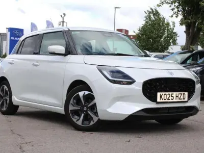 Używany Suzuki Swift 82 KM (60 kW) 2025 Biały Hatchback