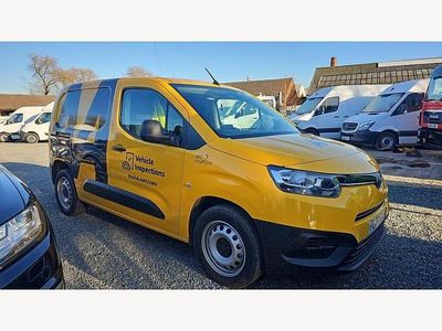 Begagnad Mercedes Sprinter Progressive 143 HK (105 kW) 2021 Vit Van