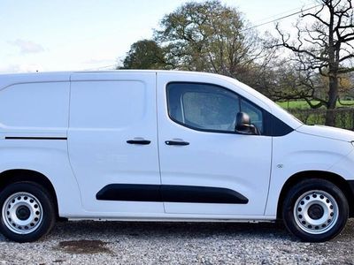 Used Vauxhall Combo Edition 100 HP (73 kW) 2020 White MPV