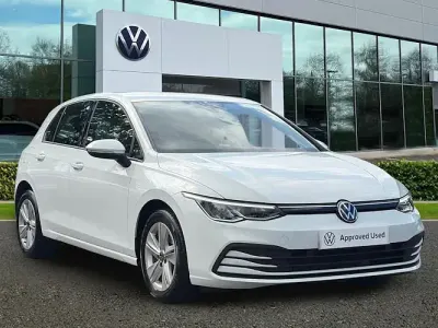 Used VW Golf VIII Life 110 HP (80 kW) 2023 White Hatchback