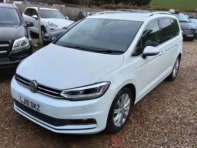 Used VW Touran SEL 150 HP (110 kW) 2019 White MPV