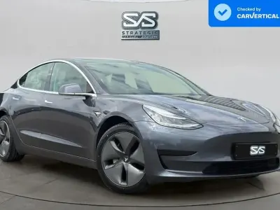 Used Tesla Model 3 Standard Range Plus 239 kW (325 HP) 2019 Sedan