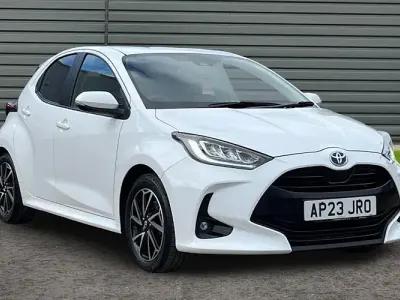 Used Toyota Yaris Design 116 HP (85 kW) 2023 White Hatchback