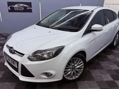 Used Ford Focus Zetec 116 HP (85 kW) 2014 White Hatchback