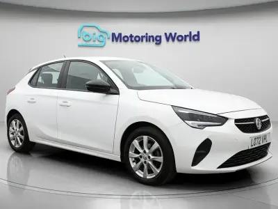 Second-hand Vauxhall Corsa Design Edition 75 CP (55 kW) 2022 Alb Hatchback