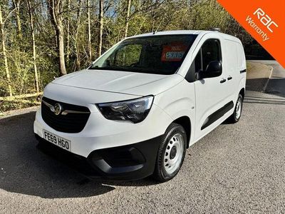 Used Vauxhall Combo Edition 100 HP (73 kW) 2019 White MPV