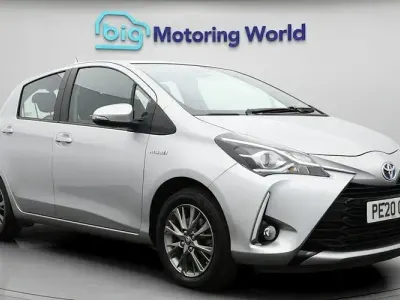 Used Toyota Yaris 101 HP (74 kW) 2020 Silver Hatchback