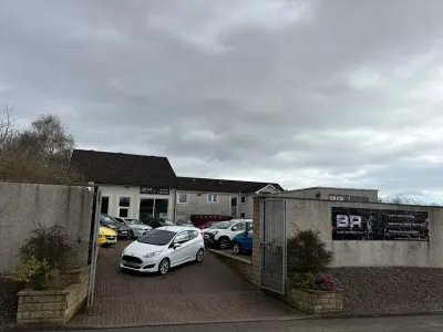 Gebraucht Ford Fiesta Zetec 125 PS (91 kW) 2016 Weiß Kleinwagen