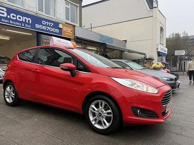 Used Ford Fiesta Zetec 82 HP (60 kW) 2014 Red Hatchback