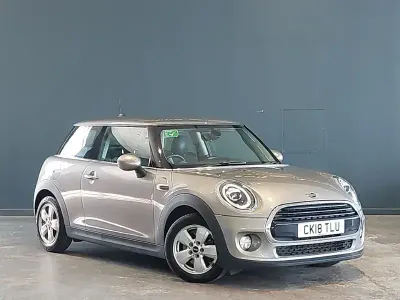 Używany Mini Cooper 136 KM (100 kW) 2018 Srebrny Hatchback