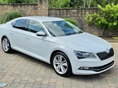 Used Skoda Superb SE L Executive 150 HP (110 kW) 2018 White Hatchback