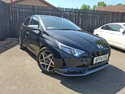 Used Hyundai i20 Premium 100 HP (73 kW) 2024 Black Hatchback