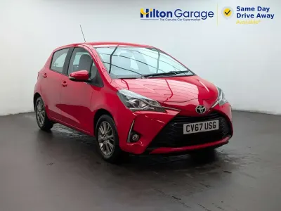 Used Toyota Yaris 111 HP (81 kW) 2017 Red Hatchback