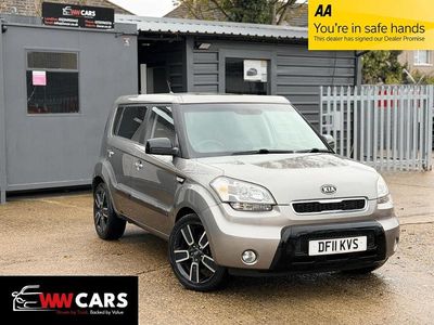 Silver Used 2011 Kia Soul SUV | £5,395 (Fair price)