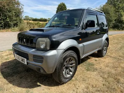 Used Suzuki Jimny SZ4 85 HP (62 kW) 2015 Black SUV