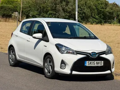 Used Toyota Yaris 2015 White Hatchback