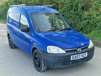 Used Vauxhall Combo 75 HP (55 kW) 2007 Blue MPV