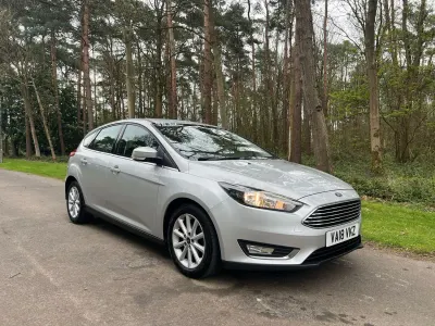 Begagnad Ford Focus Titanium 120 HK (88 kW) 2018 Silver Halvkombi