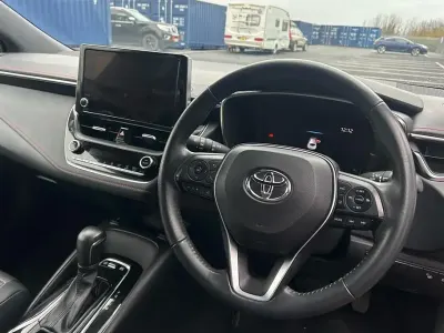 Second-hand Toyota Corolla 140 CP (102 kW) 2022 Roșu Hatchback