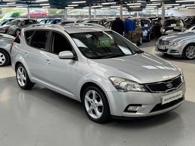 Usado Kia Ceed 113 HP (83 kW) 2012 Prateado Citadino