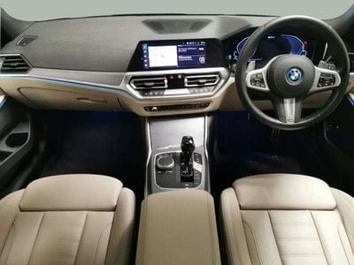 BMW 330e