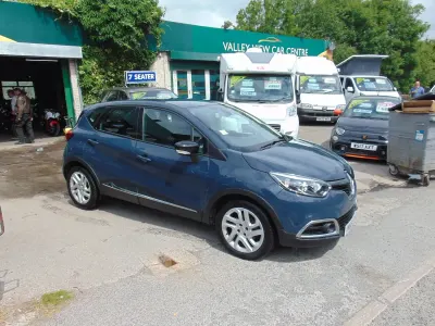 Used Renault Captur Dynamique 90 HP (66 kW) 2017 Blue SUV