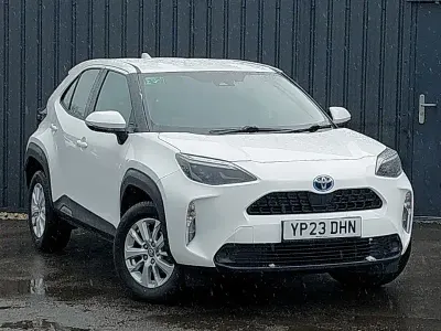 Usata Toyota Yaris Hybrid 116 CV (85 kW) 2023 Bianco Station wagon