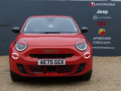 Uusi Fiat 600 136 HP (100 kW) 2025 Oranssi Viistoperä