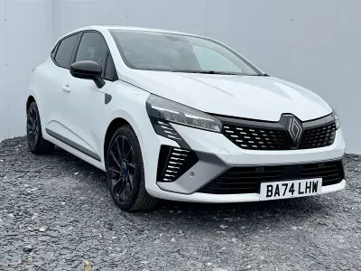 Used Renault Clio Esprit Alpine 90 HP (66 kW) 2024 White Hatchback