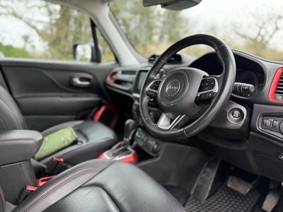 Used Jeep Renegade Trailhawk 237 HP (174 kW) 2021 Grey SUV