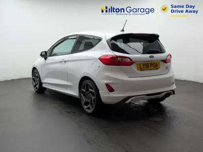 Second-hand Ford Fiesta ST 200 CP (147 kW) 2018 Alb Hatchback