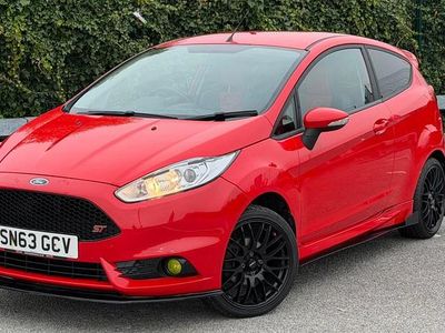 Used Ford Fiesta Zetec 2013 Red Hatchback