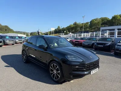 Used Porsche Cayenne 353 HP (259 kW) 2025 Black SUV