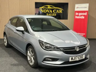 Used Vauxhall Astra SRi 150 HP (110 kW) 2017 Silver Hatchback