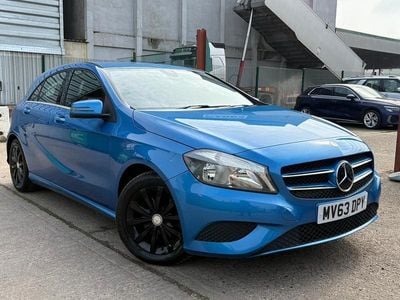 Used Mercedes A180 SE 122 HP (89 kW) 2014 Blue Hatchback