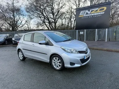 Used Toyota Yaris 90 HP (66 kW) 2013 Silver Hatchback