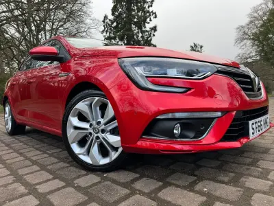 Używany Renault Mégane Signature 2016 Czerwony Hatchback
