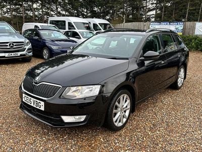 Used Skoda Octavia Elegance 184 HP (135 kW) 2015 Black Estate