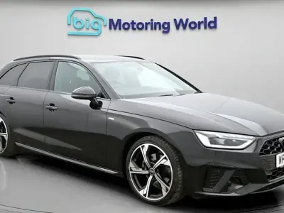 Usado Audi A4 Black Edition 150 HP (110 kW) 2025 Carrinha
