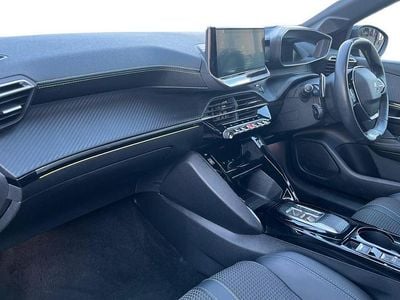 Used Peugeot 208 GT-line 129 HP (94 kW) 2022 Red Hatchback