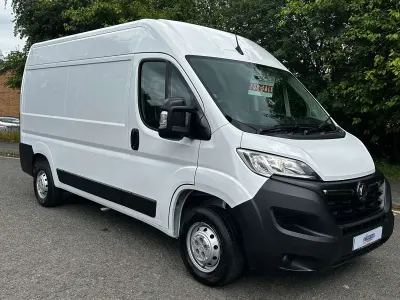 Used Vauxhall Movano 140 HP (102 kW) 2023 White