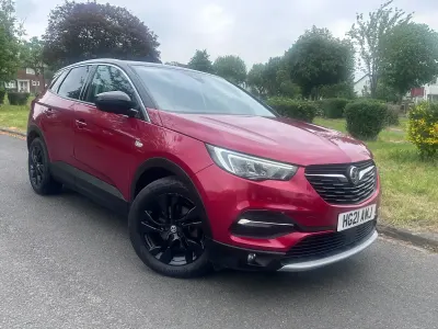 Used Vauxhall Grandland X SRi 130 HP (95 kW) 2021 Red SUV